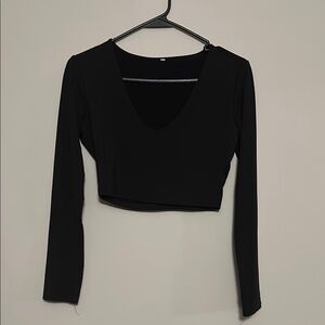 Black long sleeve crop top v neck